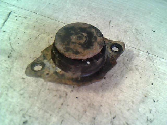 bontott VW GOLF III Váltó Tartó Bak (Pozíciófüggetlen)