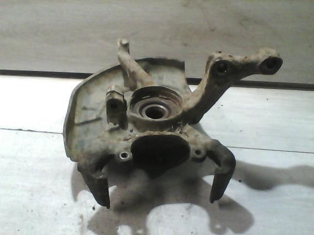 bontott VW GOLF III Bal első Csonkállvány Kerékaggyal