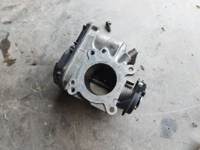 bontott VW GOLF III Fojtószelep (Elektromos)