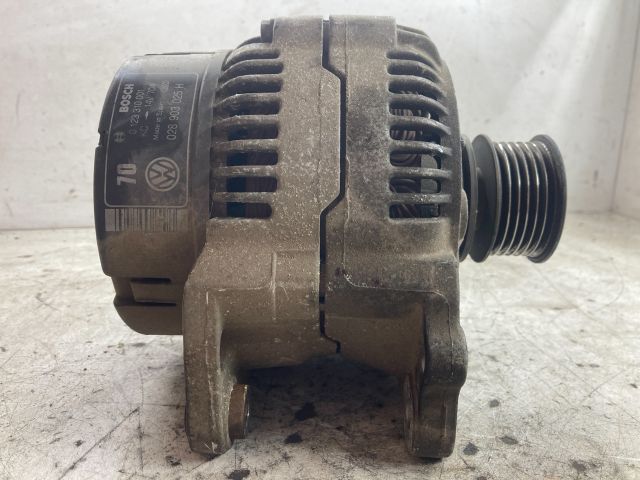 bontott VW GOLF III Generátor