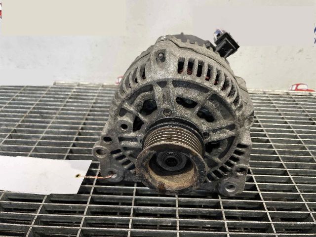 bontott VW GOLF III Generátor