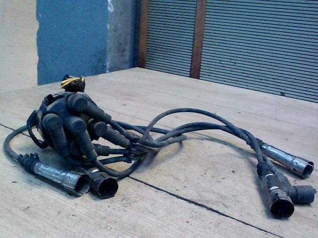 bontott VW GOLF III Gyújtáselosztó és Gyertya Kábel