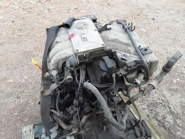 bontott VW GOLF III Motor (Fűzött blokk hengerfejjel)