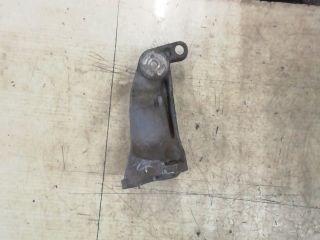 bontott VW GOLF III Motor Tartó Bak (Fém)