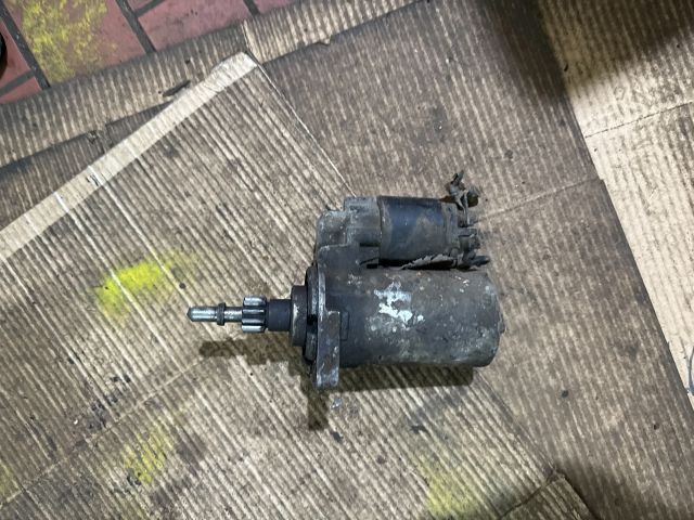 bontott VW GOLF III Önindító