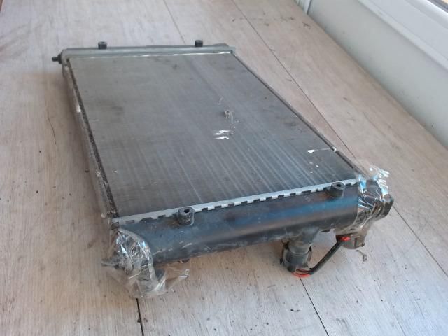 bontott VW GOLF III Vízhűtő Radiátor (Nem klímás)