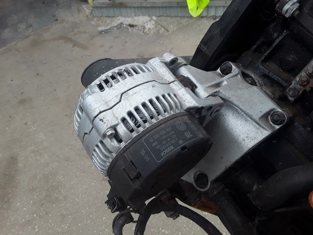 bontott VW GOLF III Motor (Fűzött blokk hengerfejjel)