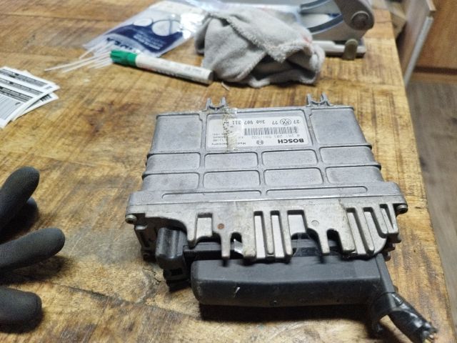 bontott VW GOLF III Motorvezérlő