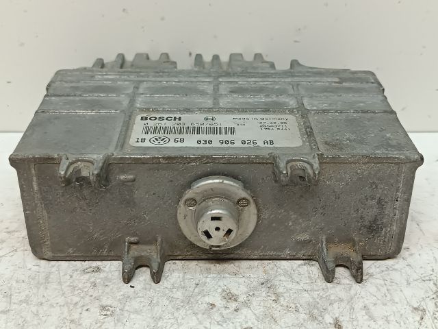 bontott VW GOLF III Motorvezérlő