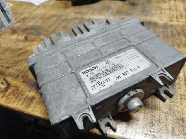 bontott VW GOLF III Motorvezérlő