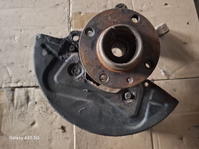 bontott VW GOLF III Bal első Csonkállvány Kerékaggyal