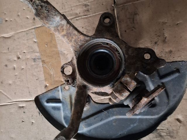 bontott VW GOLF III Bal első Csonkállvány Kerékaggyal