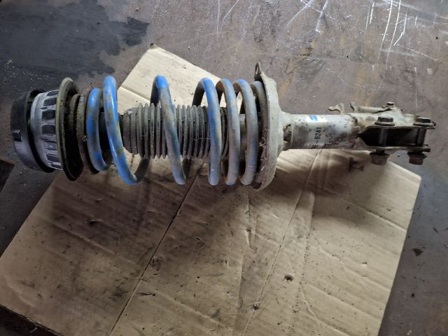 bontott VW GOLF III Bal első Gólyaláb (Lengécsillapító, Rugó)