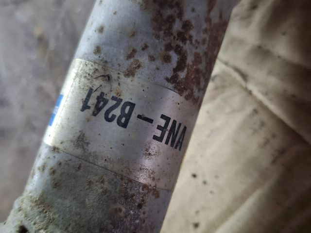 bontott VW GOLF III Bal első Gólyaláb (Lengécsillapító, Rugó)