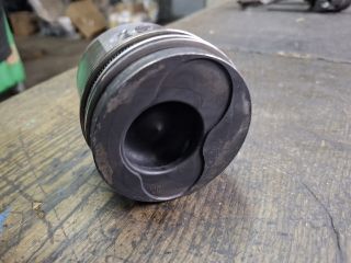 bontott VW GOLF III Dugattyú és Hajtókar