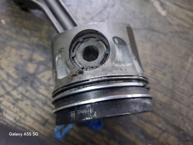 bontott VW GOLF III Dugattyú és Hajtókar