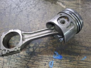 bontott VW GOLF III Dugattyú és Hajtókar