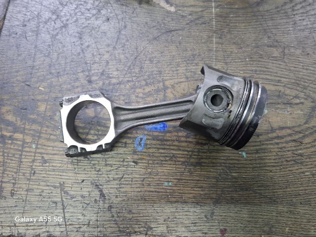 bontott VW GOLF III Dugattyú és Hajtókar