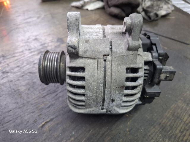 bontott VW GOLF III Generátor