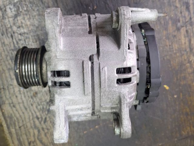 bontott VW GOLF III Generátor