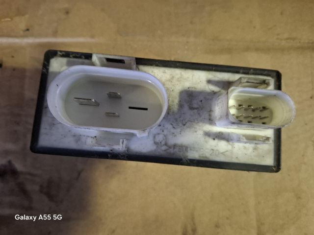 bontott VW GOLF III Hűtőventilátor Relé