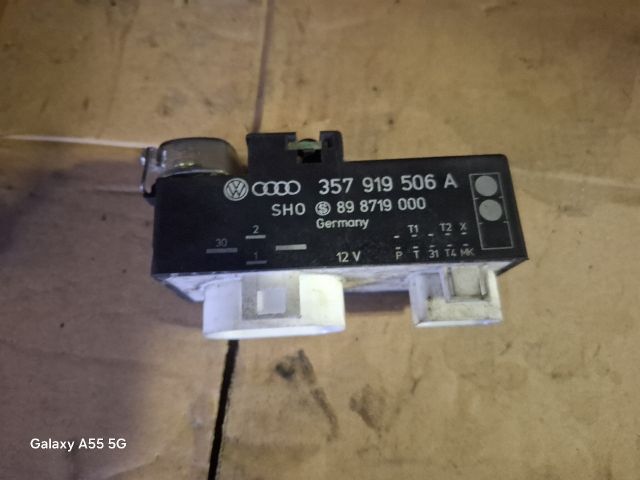 bontott VW GOLF III Hűtőventilátor Relé