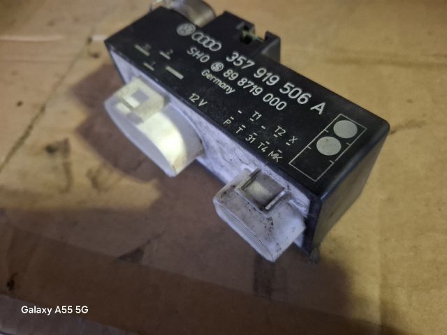 bontott VW GOLF III Hűtőventilátor Relé