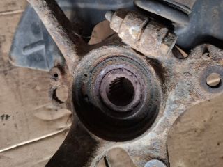 bontott VW GOLF III Jobb első Csonkállvány Kerékaggyal