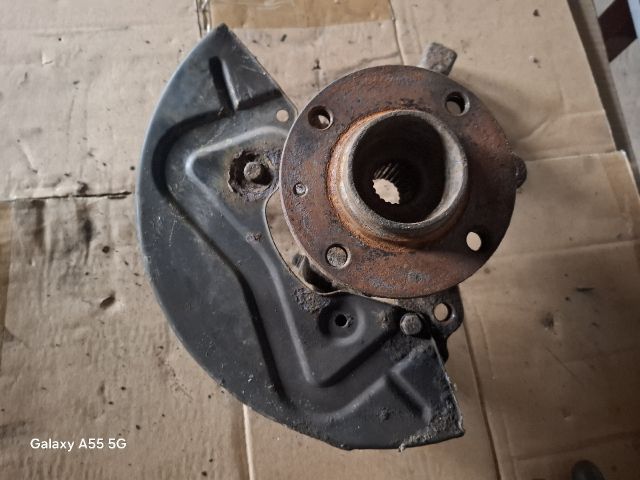 bontott VW GOLF III Jobb első Csonkállvány Kerékaggyal