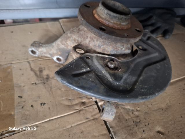 bontott VW GOLF III Jobb első Csonkállvány Kerékaggyal