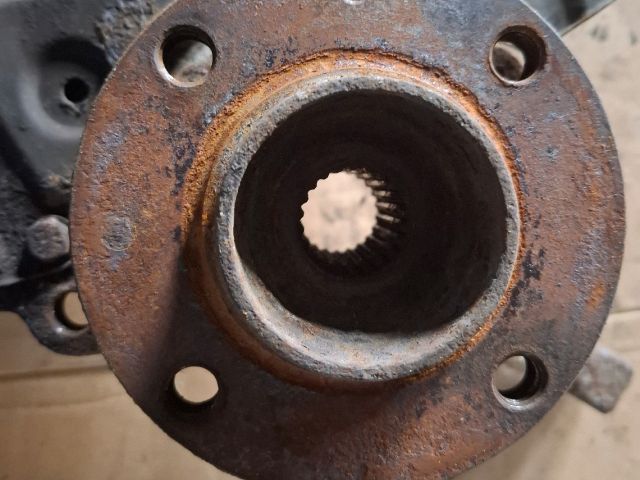 bontott VW GOLF III Jobb első Csonkállvány Kerékaggyal