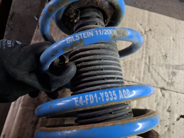 bontott VW GOLF III Jobb első Gólyaláb (Lengécsillapító, Rugó)