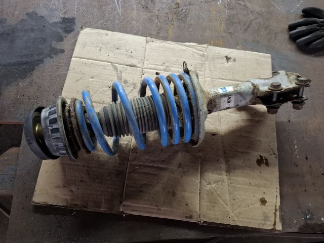 bontott VW GOLF III Jobb első Gólyaláb (Lengécsillapító, Rugó)