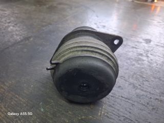 bontott VW GOLF III Motor Tartó Bak (Fém)