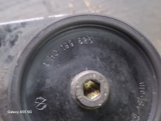 bontott VW GOLF III Motor Tartó Bak (Fém)