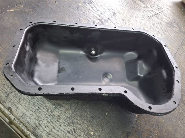 bontott VW GOLF III Olajteknő