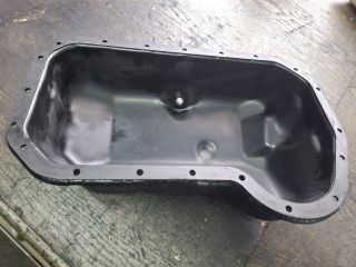 bontott VW GOLF III Olajteknő