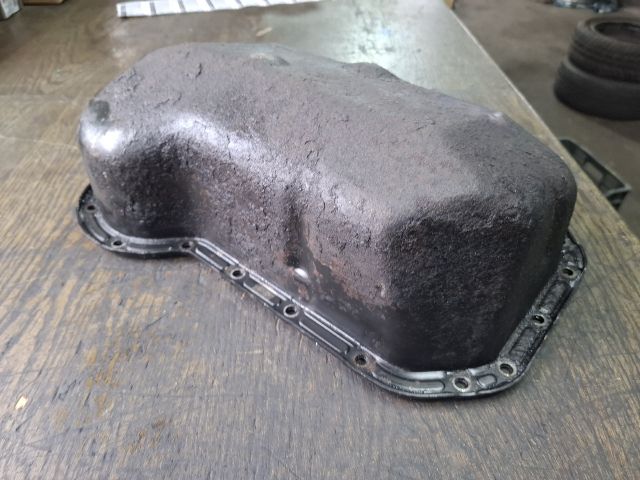 bontott VW GOLF III Olajteknő