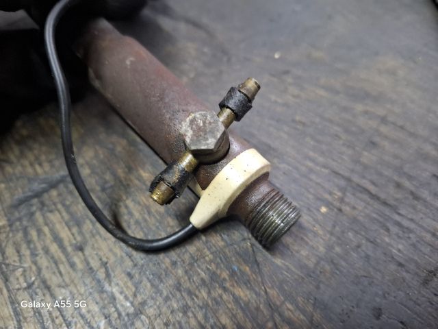 bontott VW GOLF III Porlasztó (1 db)