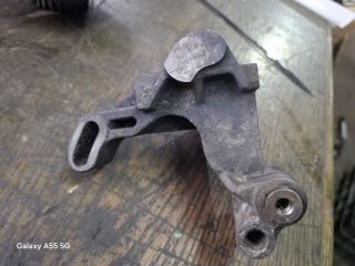 bontott VW GOLF III Szervó Tartó Bak (Magában)