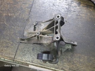 bontott VW GOLF III Szervó Tartó Bak Szíjfeszítővel