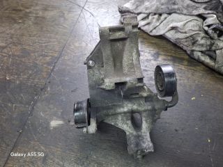 bontott VW GOLF III Szervó Tartó Bak Szíjfeszítővel