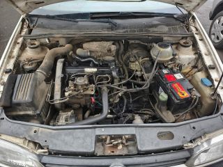 bontott VW GOLF III Homlokfal (Üres lemez)