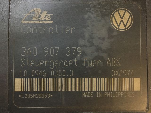 bontott VW GOLF III ABS Kocka