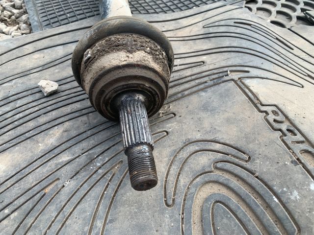 bontott VW GOLF III Bal Féltengely Porvédő Lemez