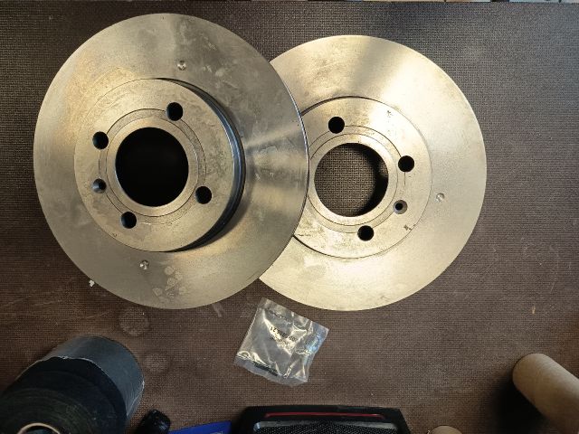 bontott VW GOLF III Első Pár Féktárcsa