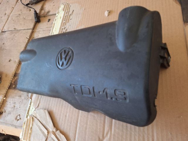 bontott VW GOLF III Felső Motorburkolat