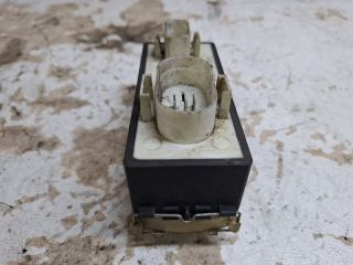 bontott VW GOLF III Hűtőventilátor Relé