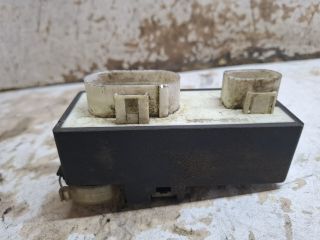 bontott VW GOLF III Hűtőventilátor Relé