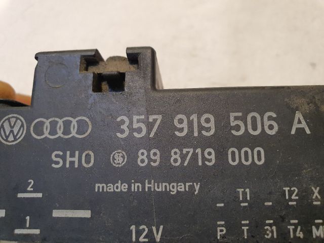 bontott VW GOLF III Hűtőventilátor Relé